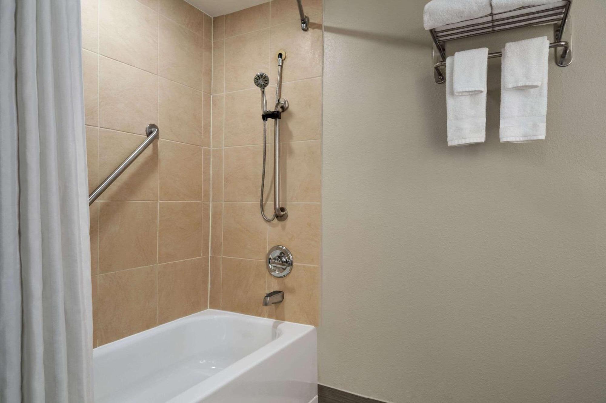 Wyndham Garden Inn Pittsburgh Airport Robinson Township Екстериор снимка